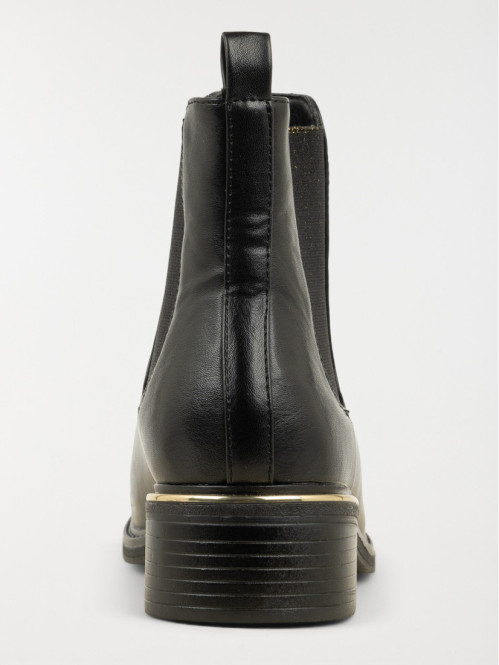 Bottines plates noires...