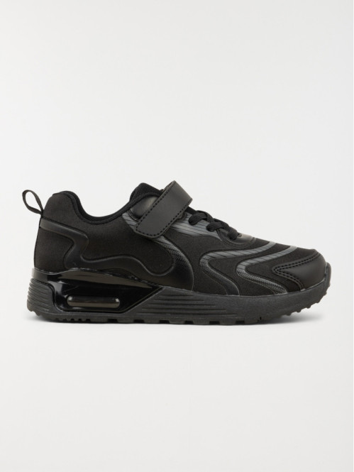 Baskets noires de sport...