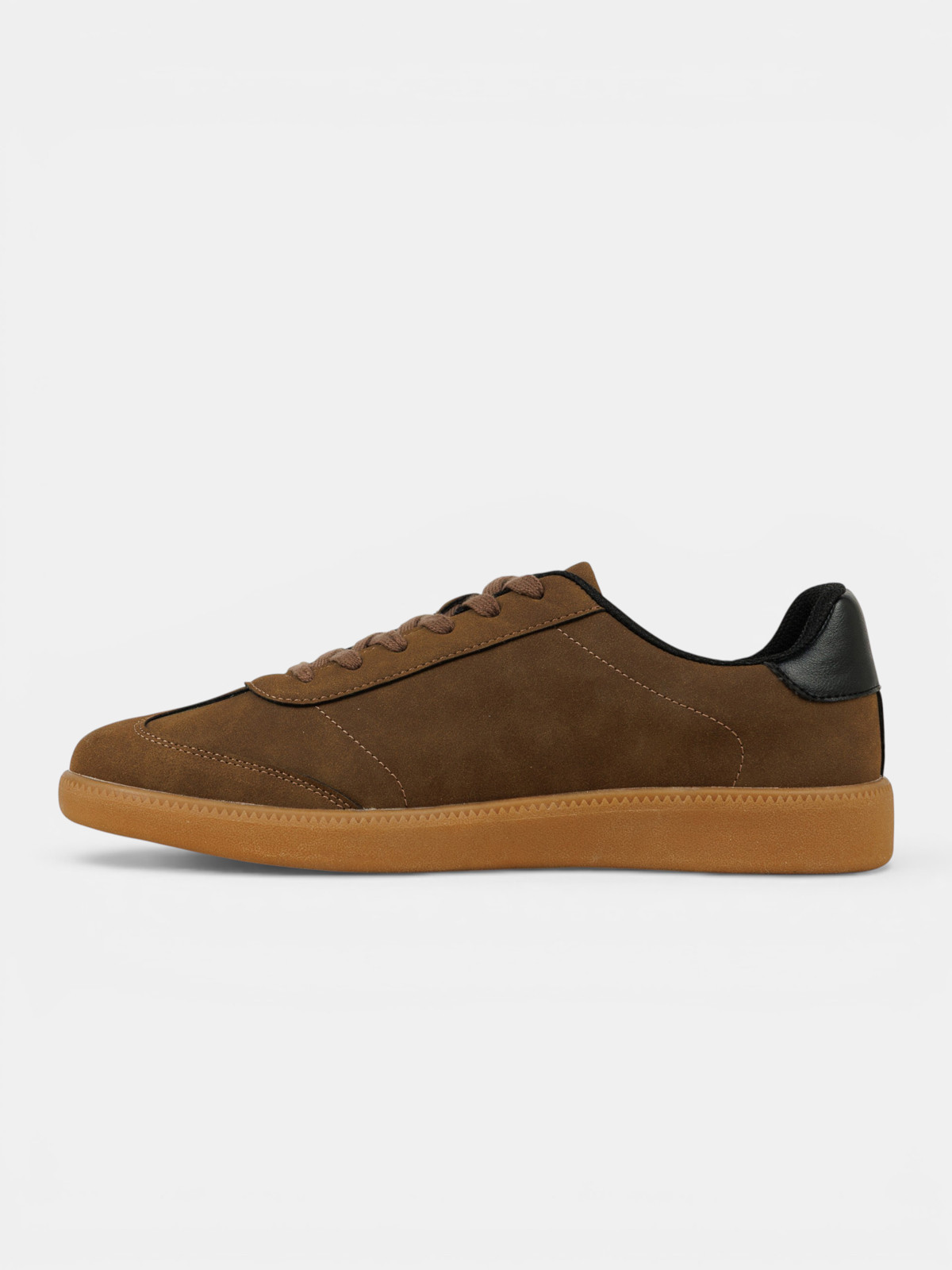 Baskets bandes noires homme (40-45) Baskets bandes noires homme (40-45)
