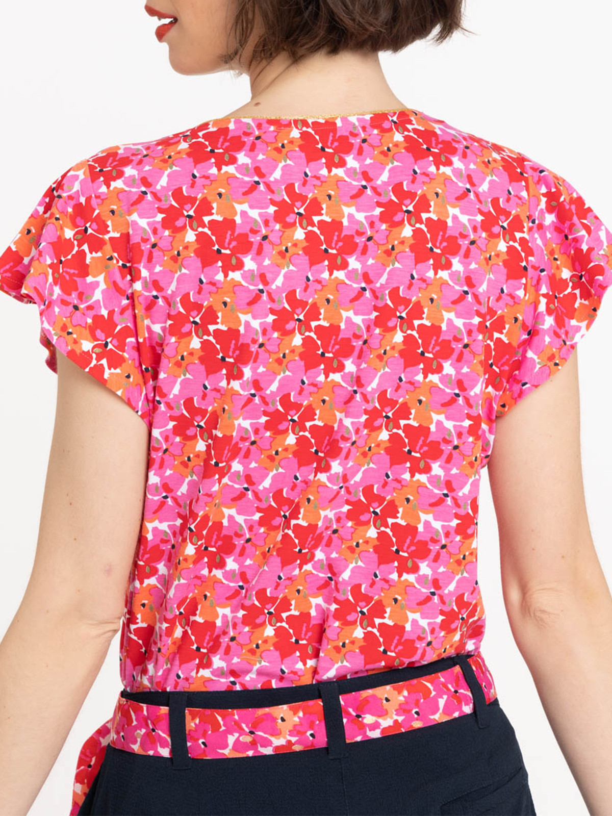 T-shirt fleuri col V femme T-shirt fleuri col V femme