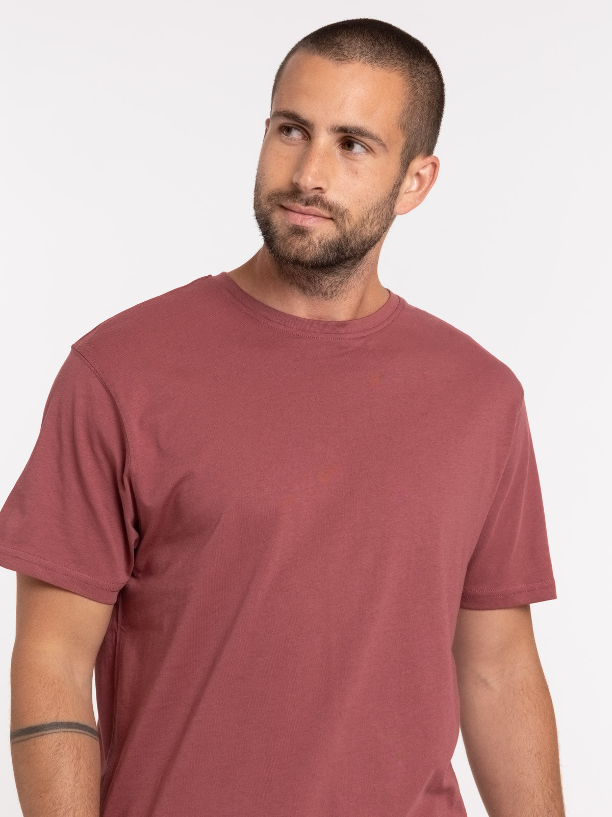 T-shirt basique uni 100% coton homme T-shirt basique uni 100% coton homme