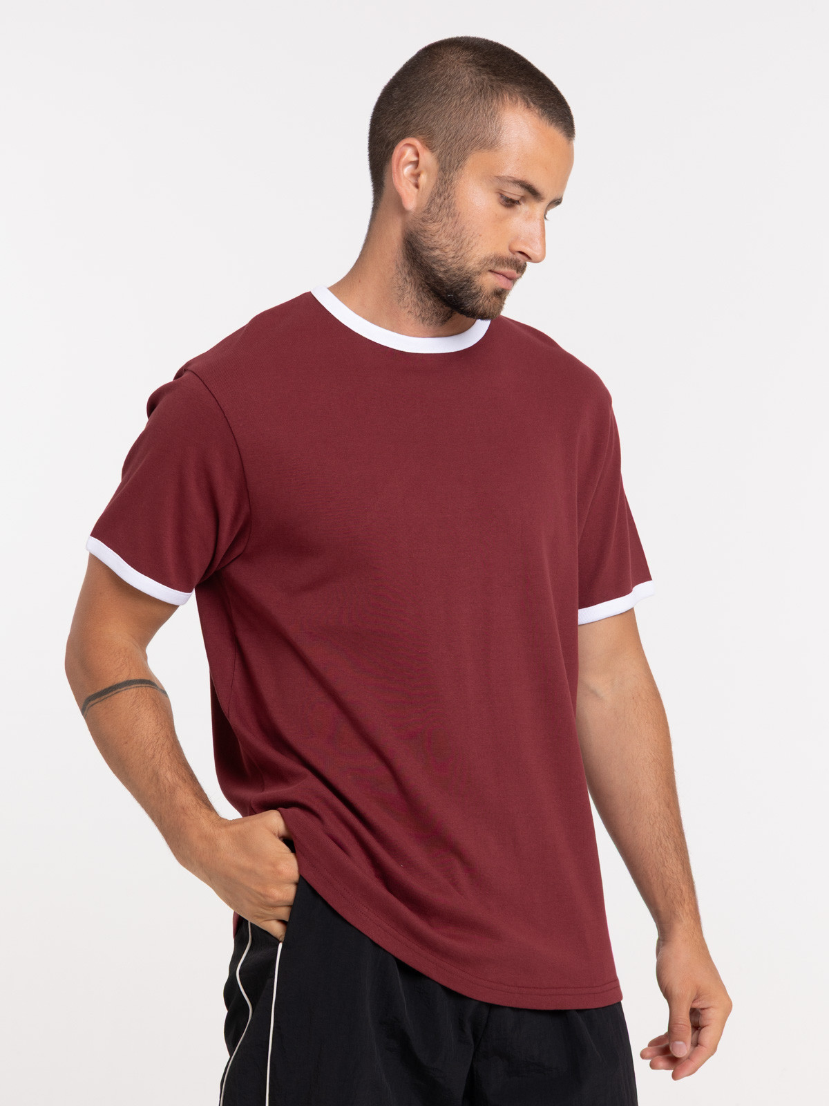 T-shirt cherry détails contrastés homme