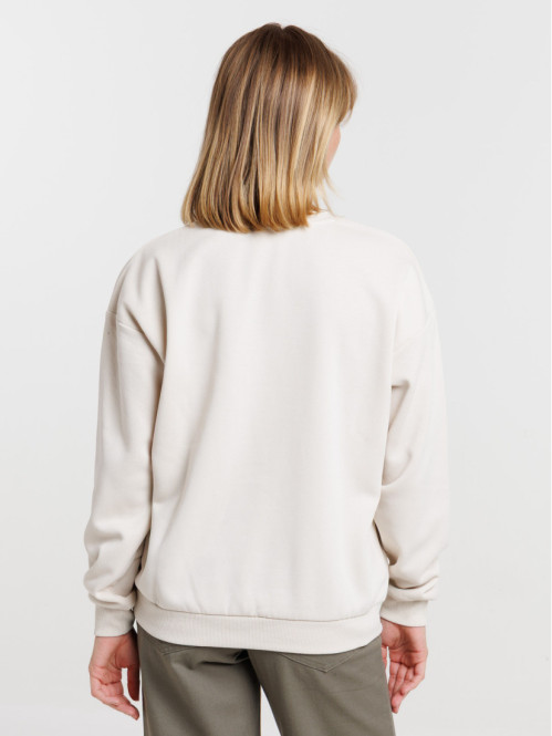 Sweat coeur poitrine beige...