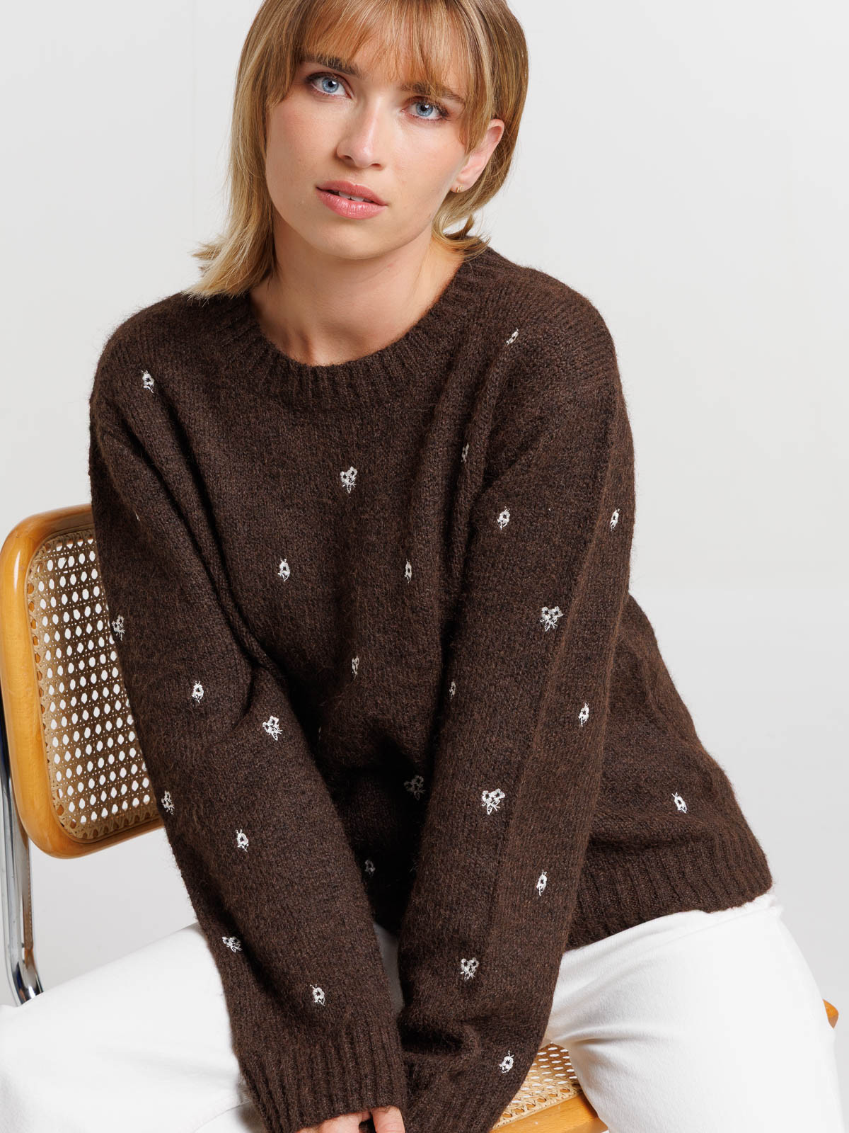 Pull femme motifs brodés Pull femme motifs brodés