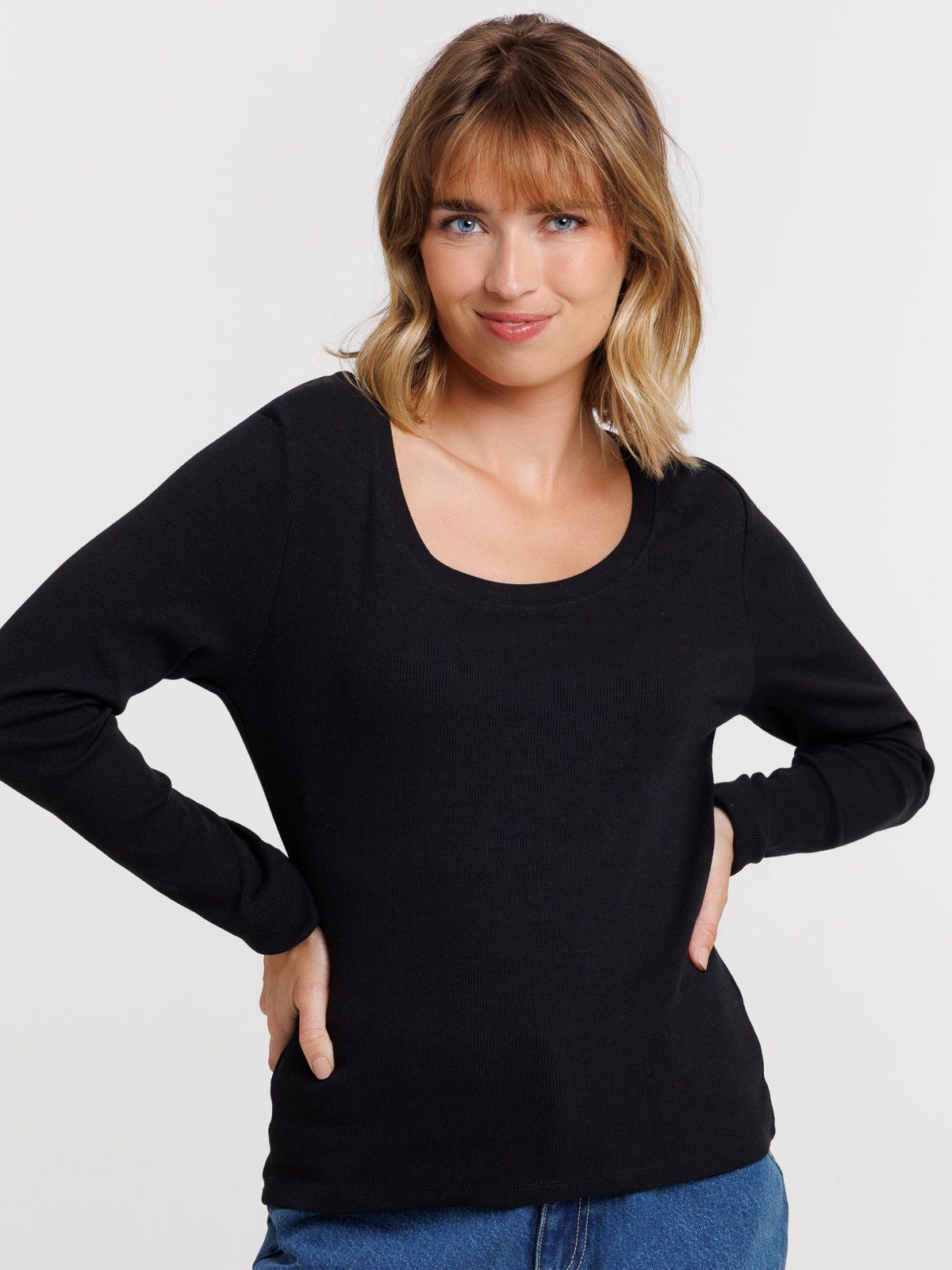 T-shirt noir côtelé femme T-shirt noir côtelé femme