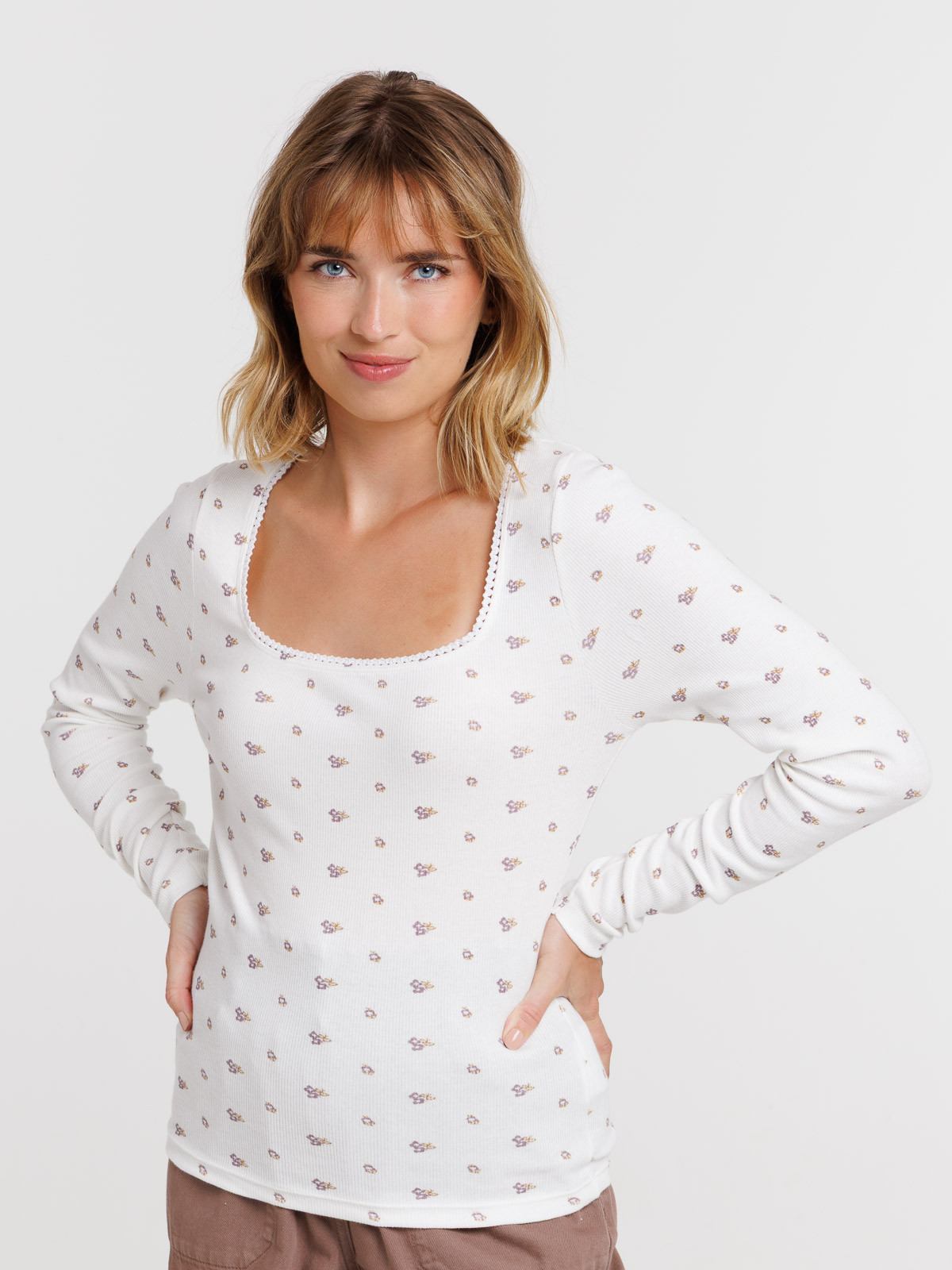 T-shirt col carré fleuri femme