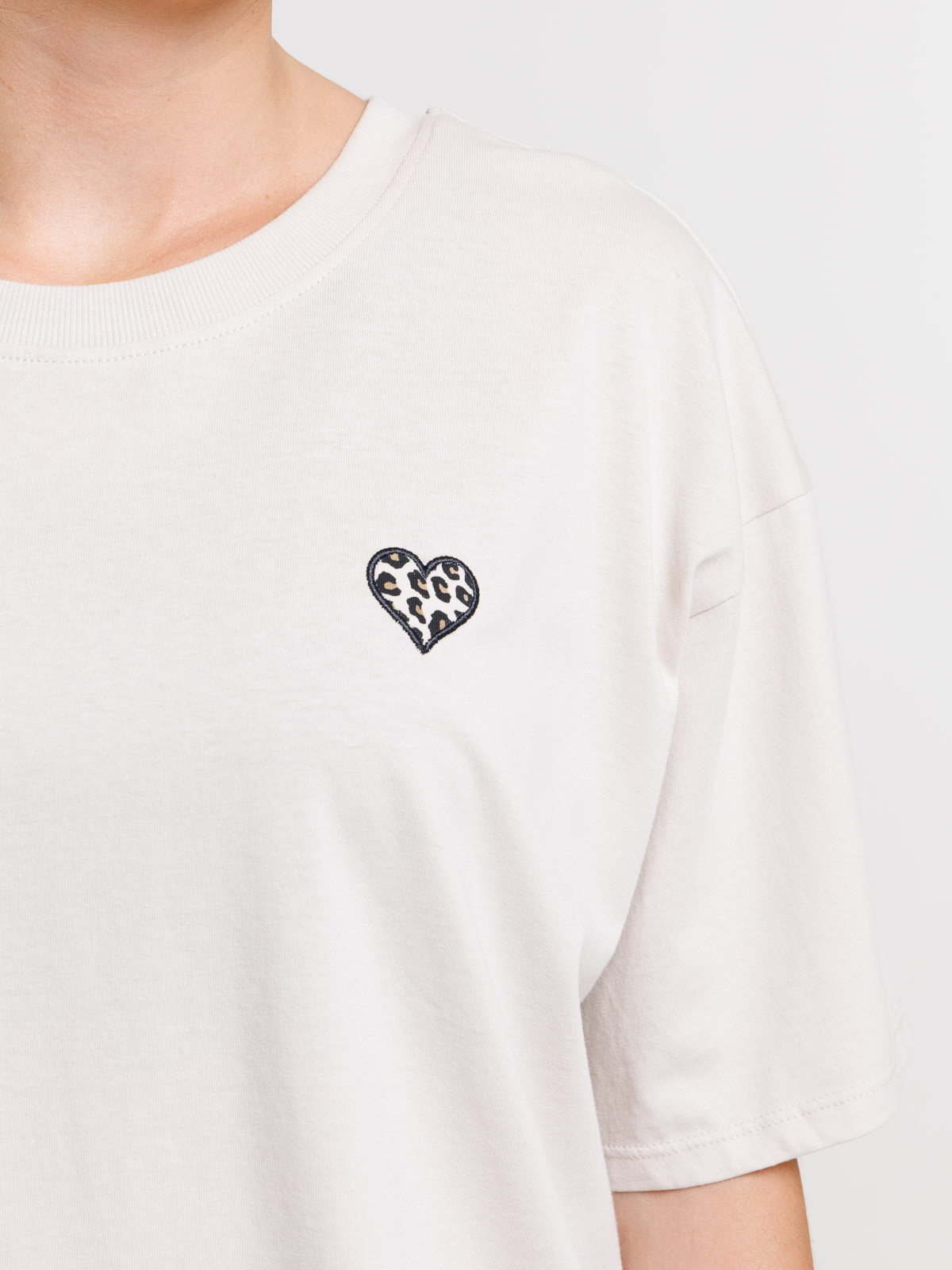 Tee-shirt coeur léopard femme beige
