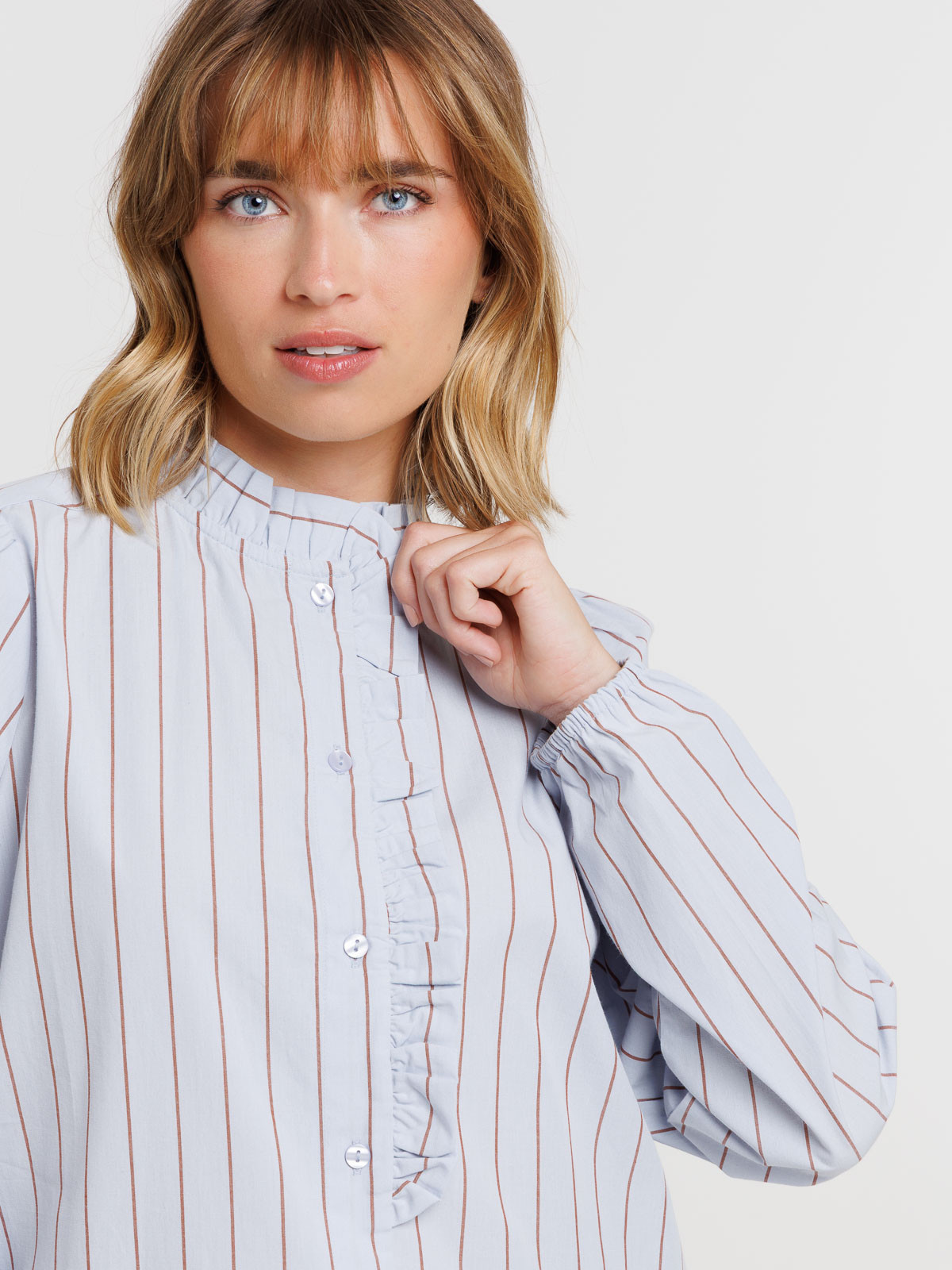 Chemise col montant volant rayé femme Chemise col montant volant rayé femme