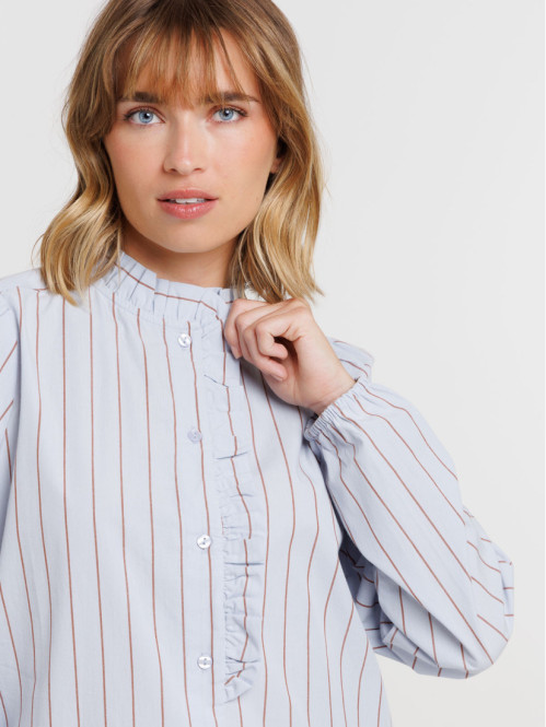 Chemise col montant volant...