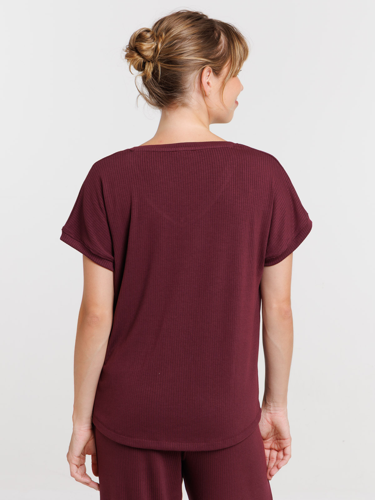 Haut de pyjama col V fleur brodée femme