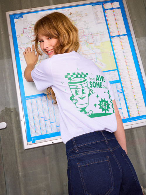 T-shirt blanc motif devant...