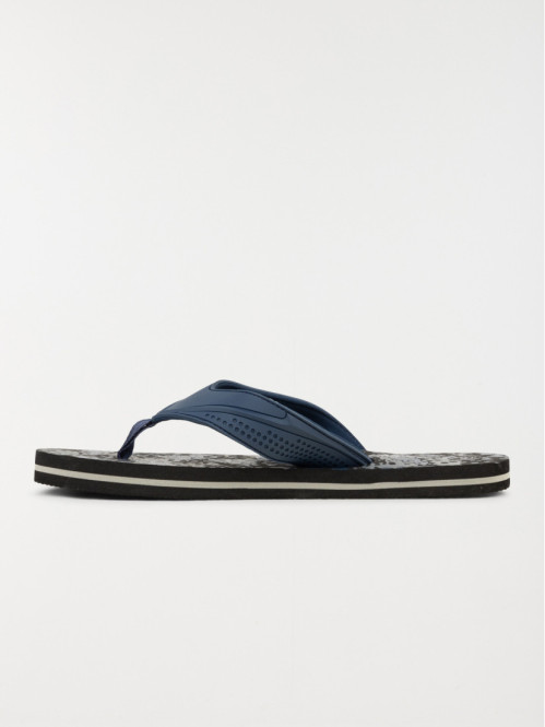 Tongs noires et bleues...