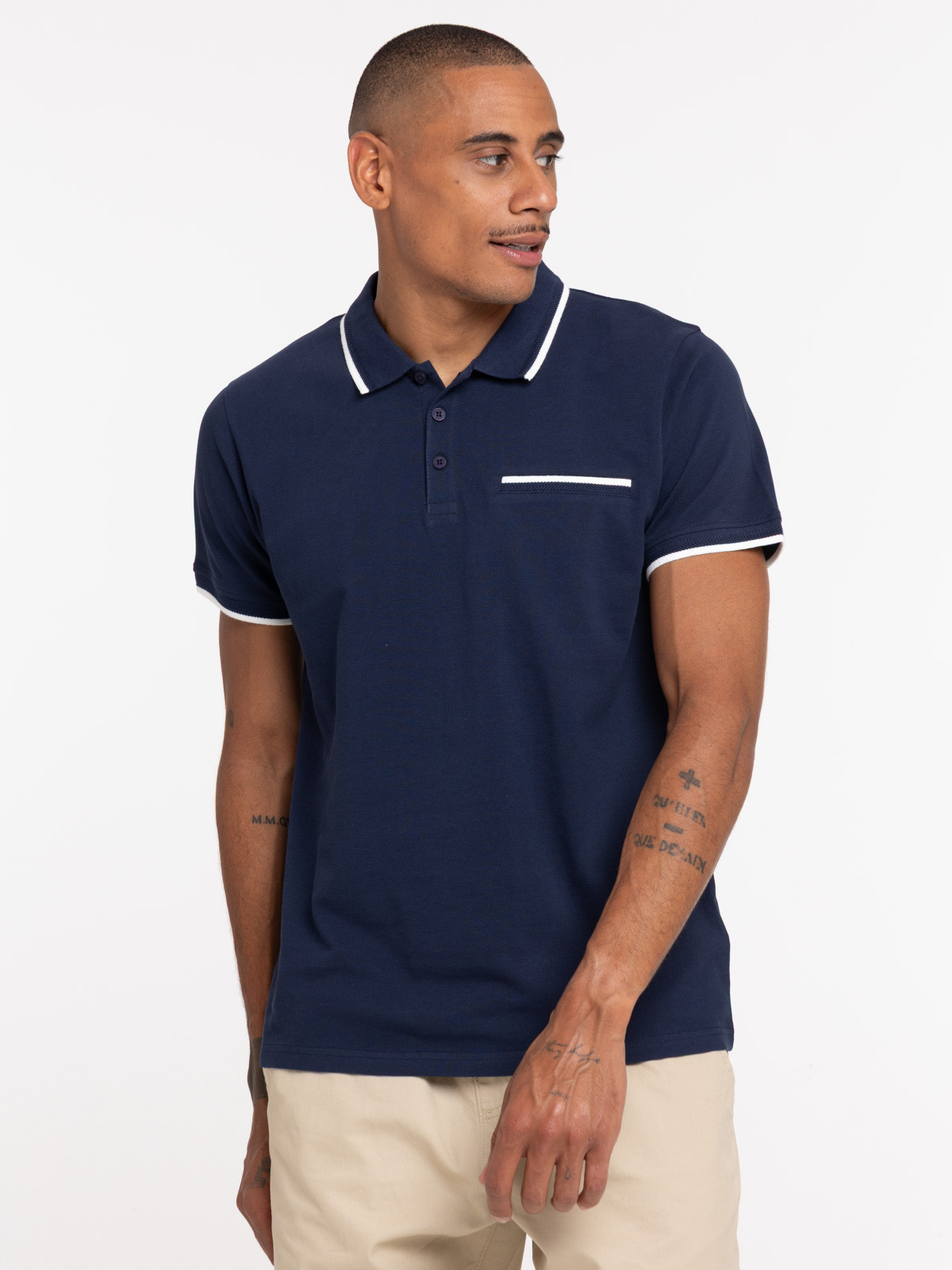 Polo homme avec fausse poche poitrine Polo homme avec fausse poche poitrine