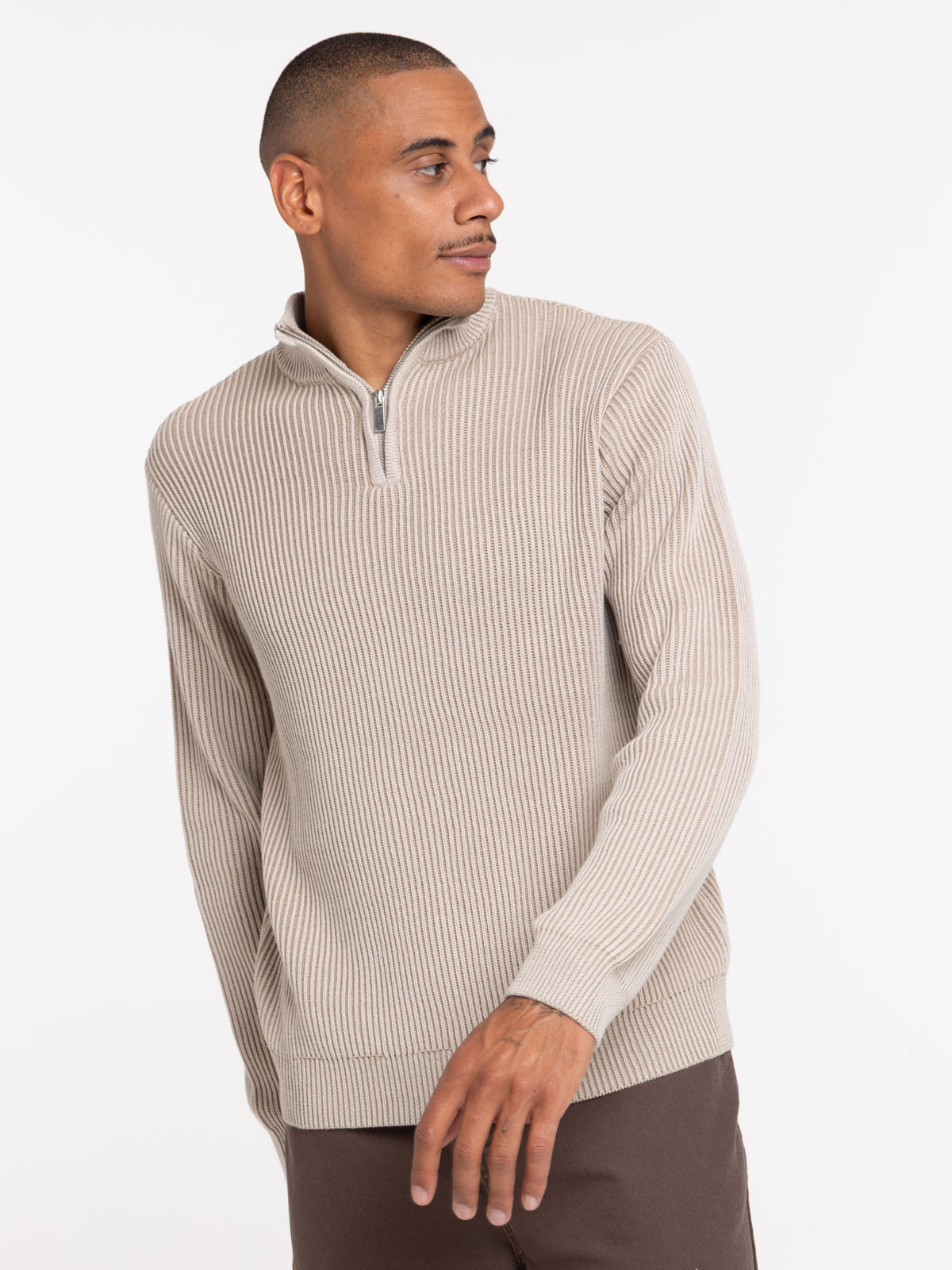 Pull col montant zippé écru homme