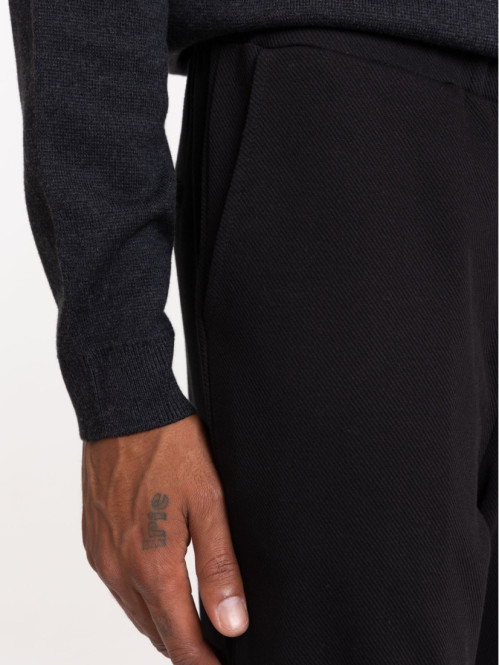 Pantalon coloris noir homme
