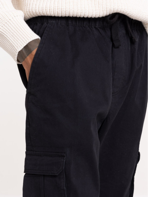 Pantalon cargo coloris noir...