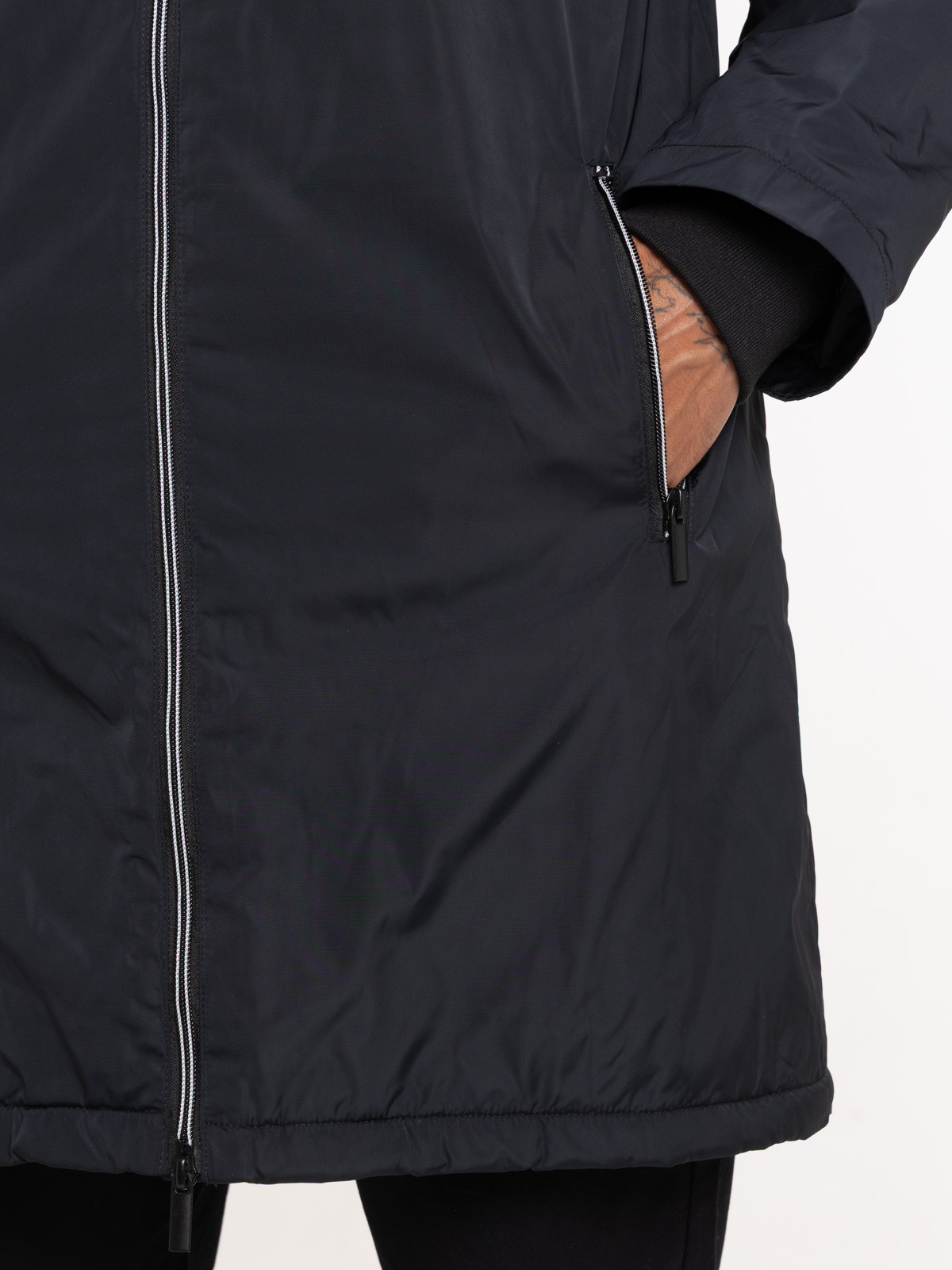 Parka à capuche mi-longue noire homme Parka à capuche mi-longue noire homme