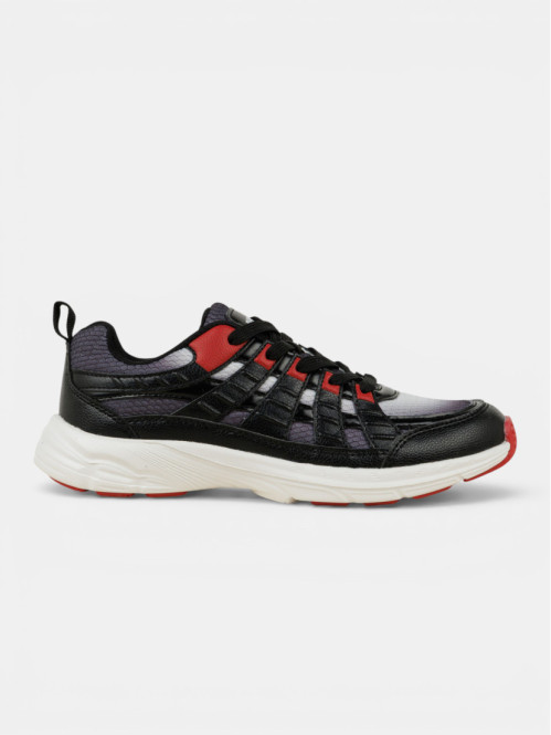 Baskets de sport grises...