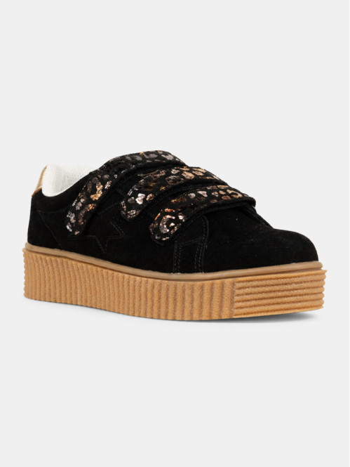 Baskets noires scratchs...