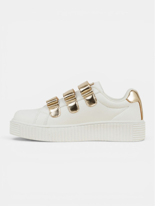 Baskets blanches scratchs...