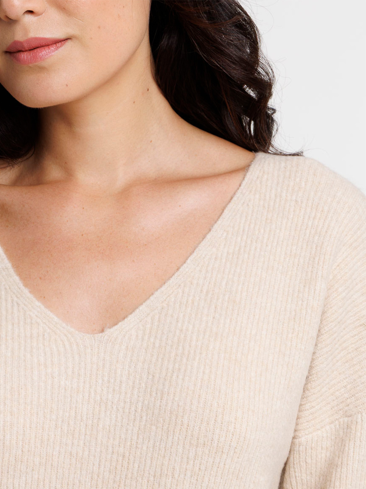Pull col V beige grisé femme