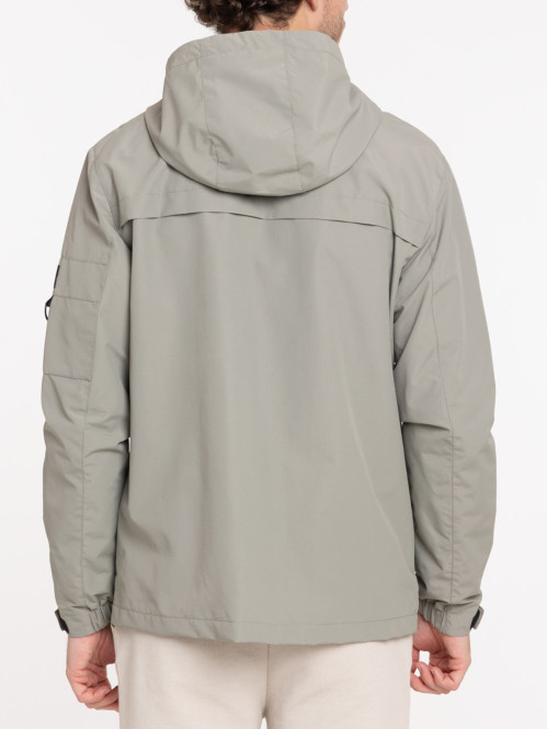Blouson capuche multipoches...