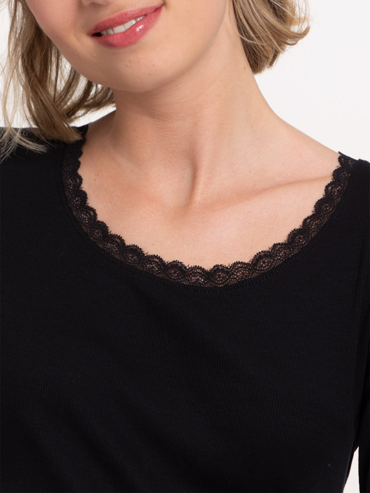 T-shirt noir col rond dentelle femme