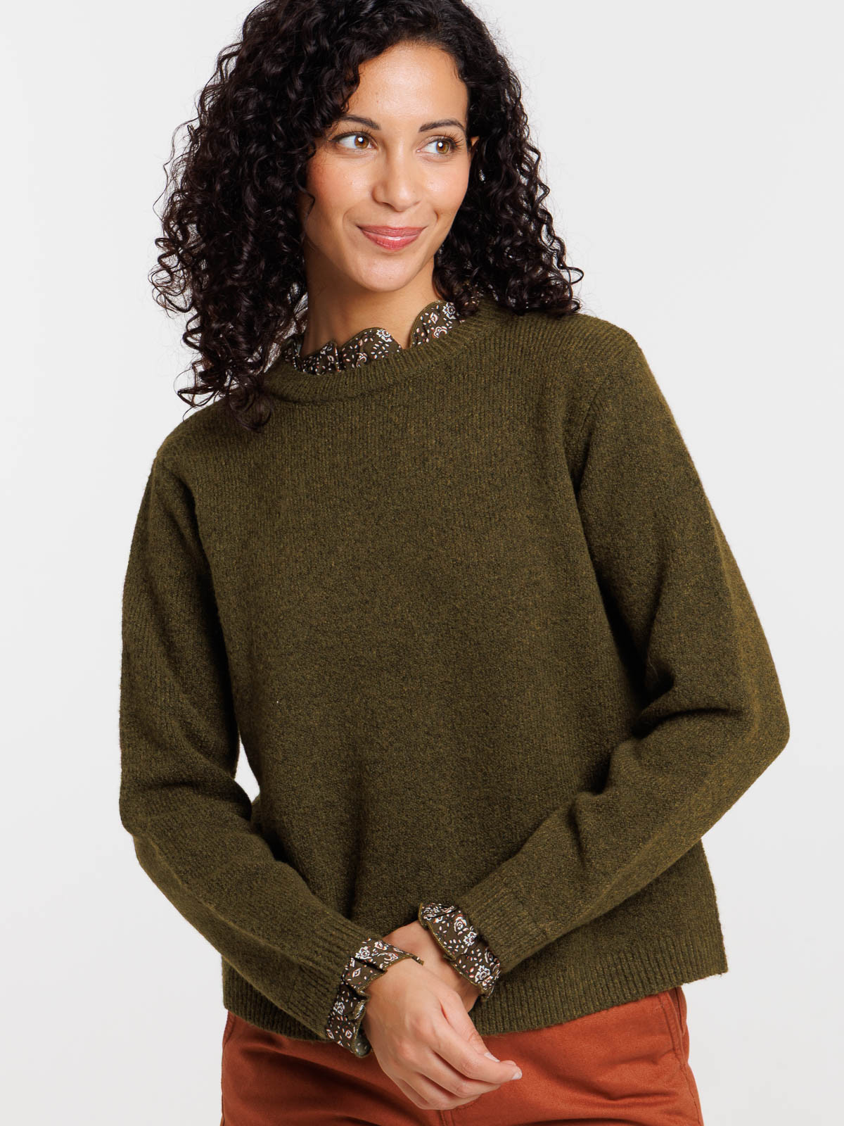 Pull col montant volanté fleuri femme Pull col montant volanté fleuri femme