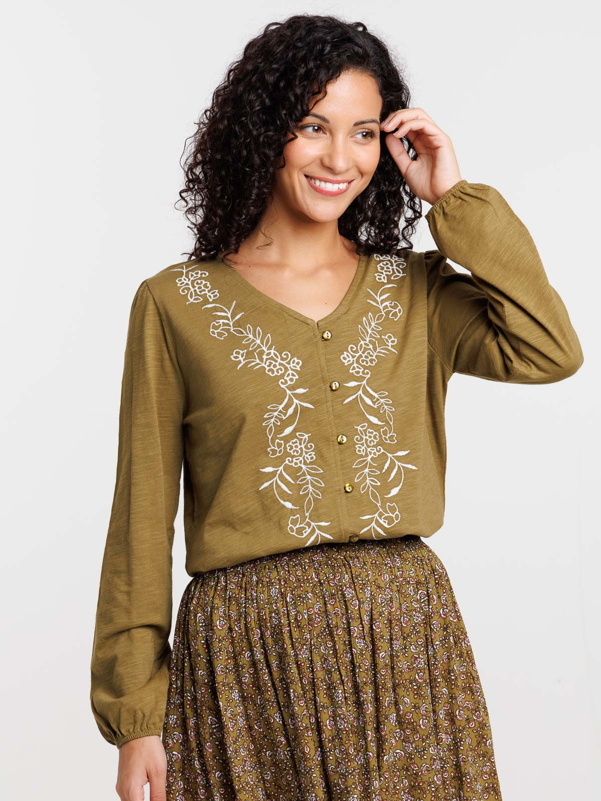 T-shirt brodé boutonné femme T-shirt brodé boutonné femme