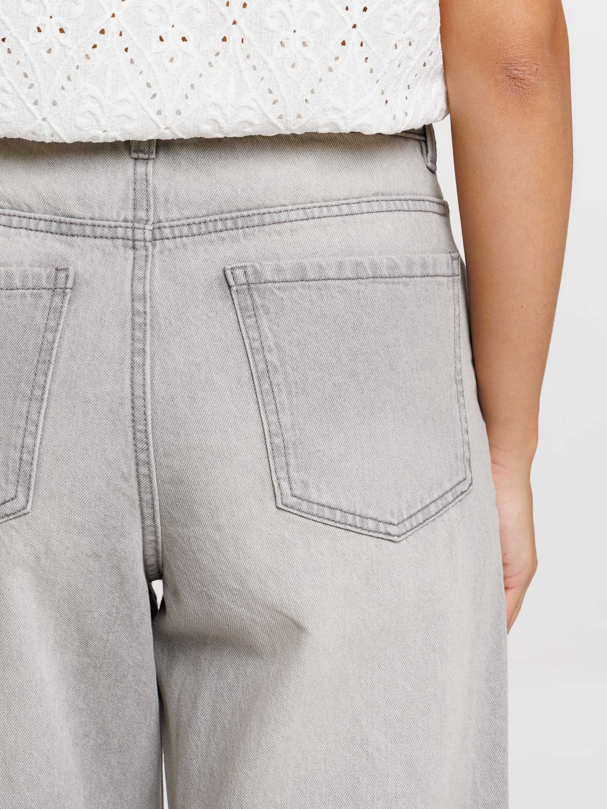 Jean regular à revers gris femme Jean regular à revers gris femme