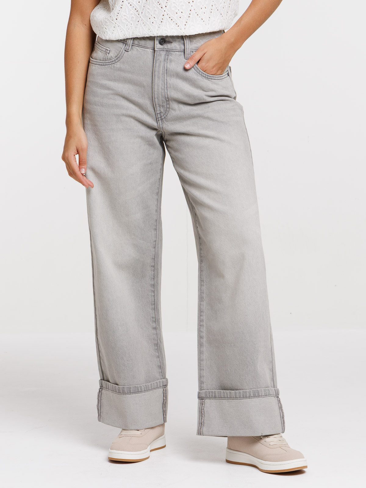 Jean regular à revers gris femme Jean regular à revers gris femme