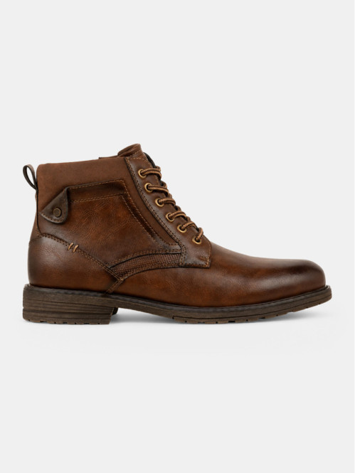 Chaussure montante à lacet...