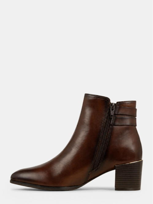 Bottines à talon marron...