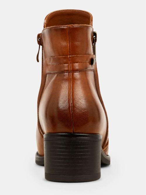 Bottines marrons à talon...