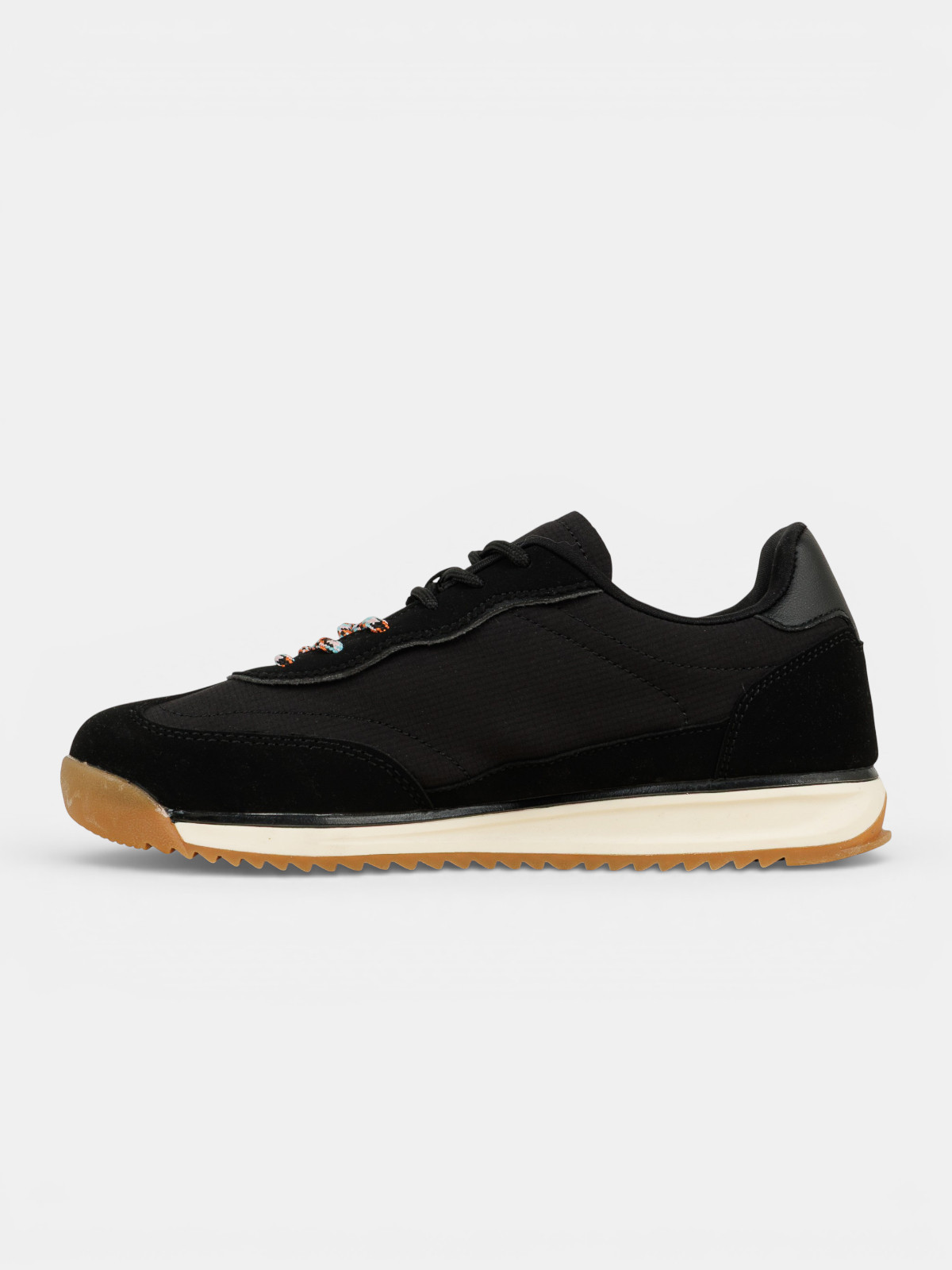 Baskets noires femme (36-41) Baskets noires femme (36-41)