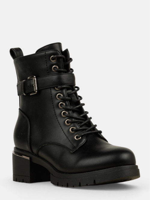 Bottines noires à talon...