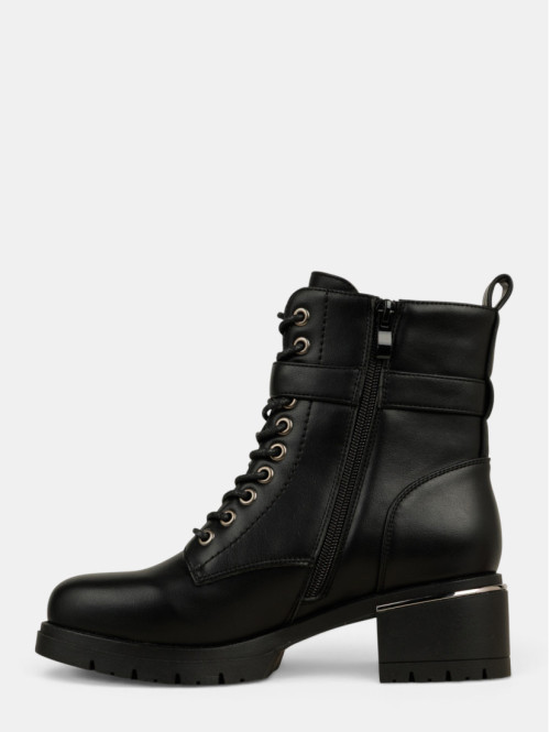 Bottines noires à talon...