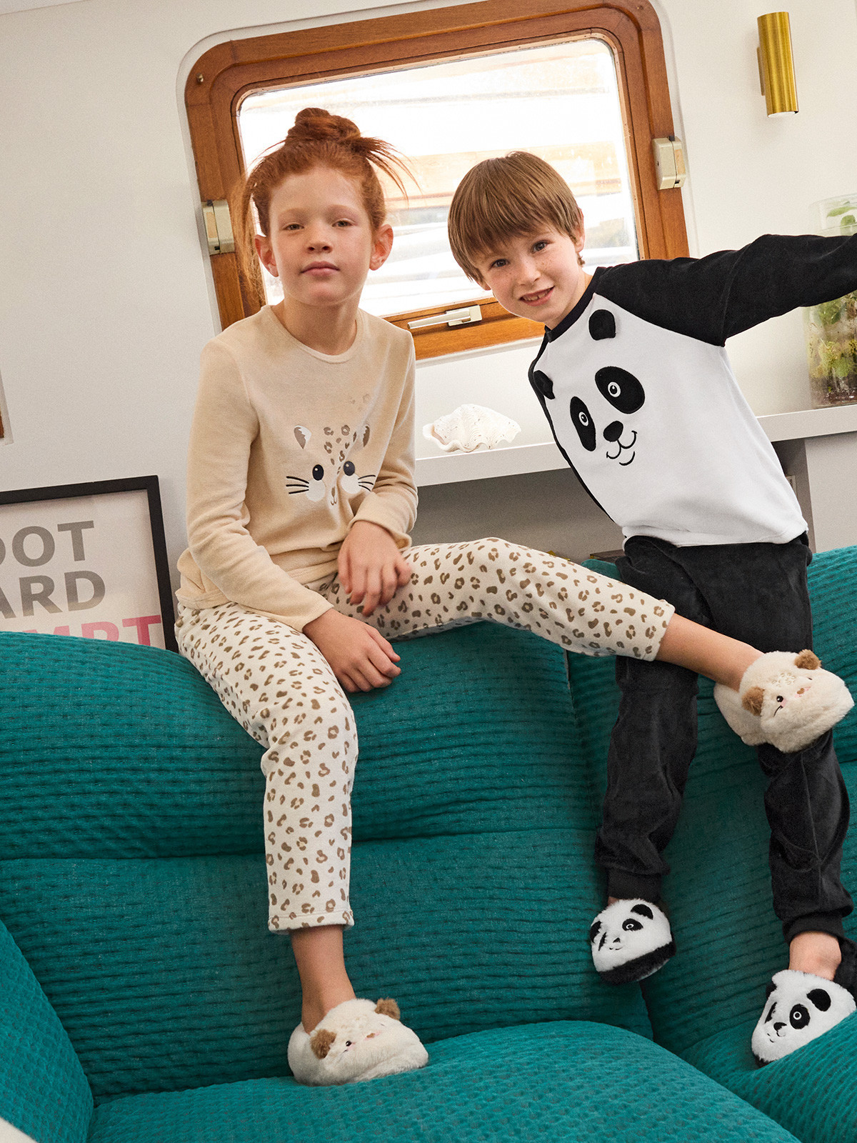 Pyjama léopard en velours fille (3-8A) Pyjama léopard en velours fille (3-8A)