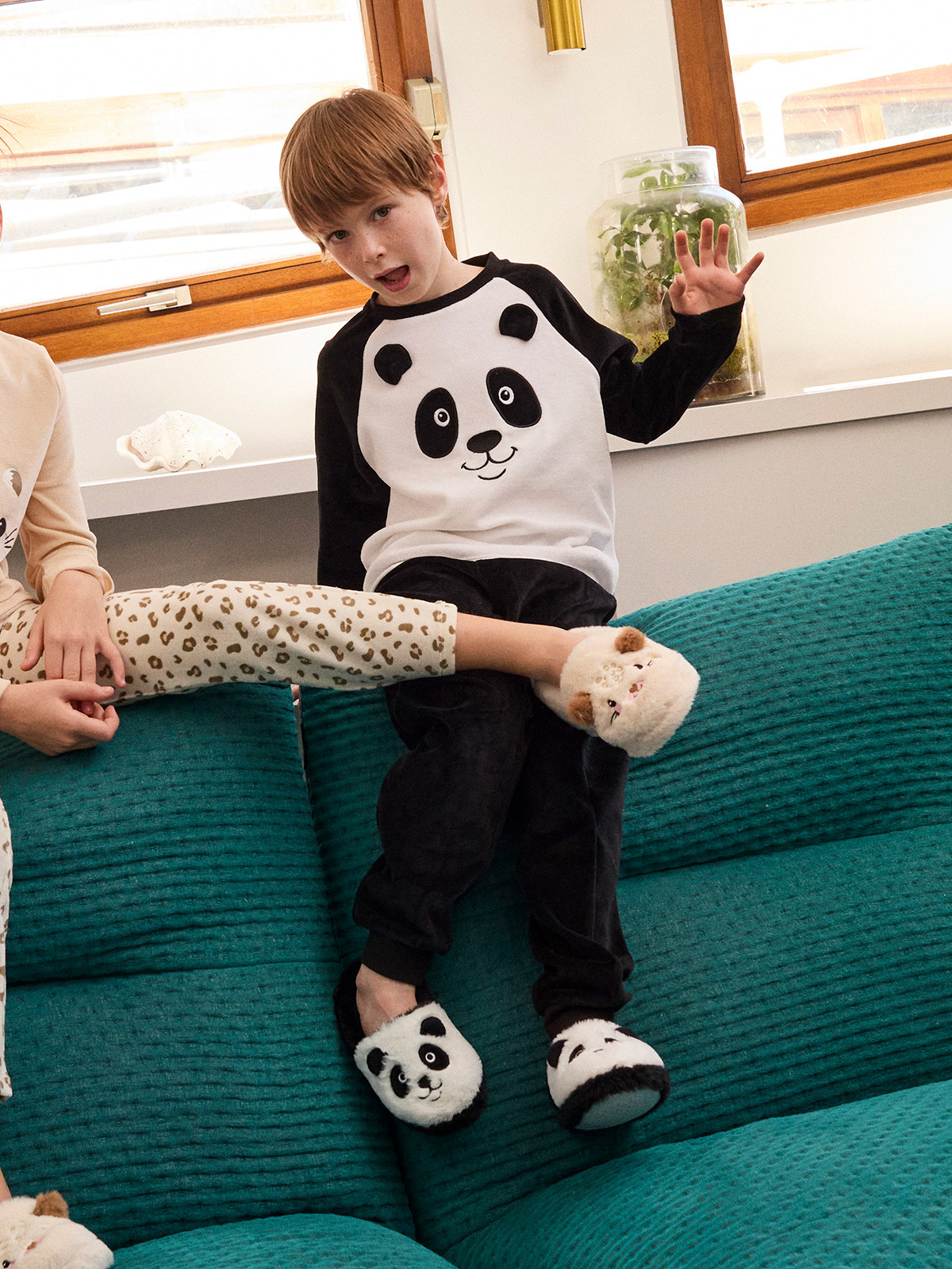 Pyjama en velours panda garçon (3-8A) Pyjama en velours panda garçon (3-8A)