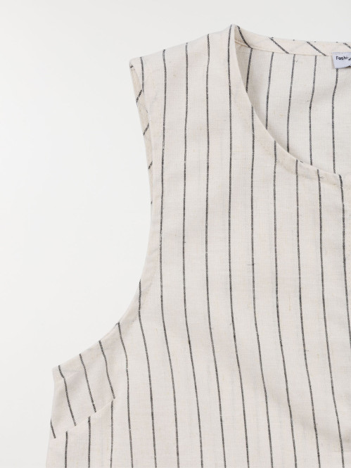 Blouse nouée devant fille...