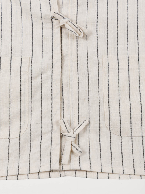 Blouse nouée devant fille...