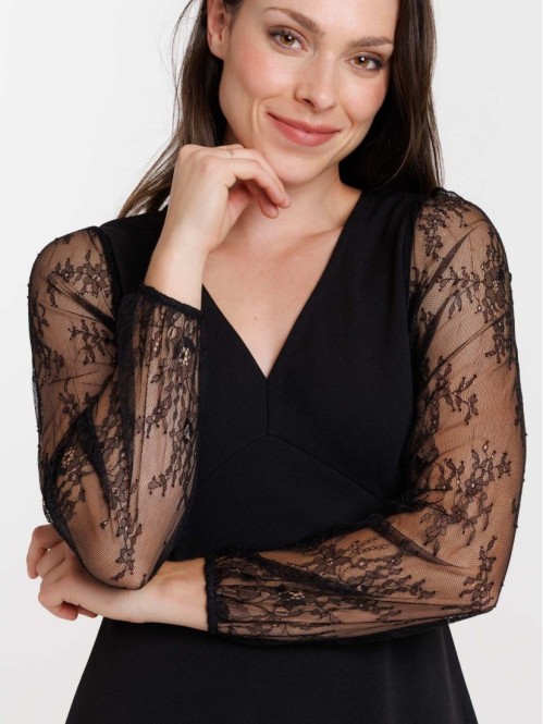 Robe noire courte manches...