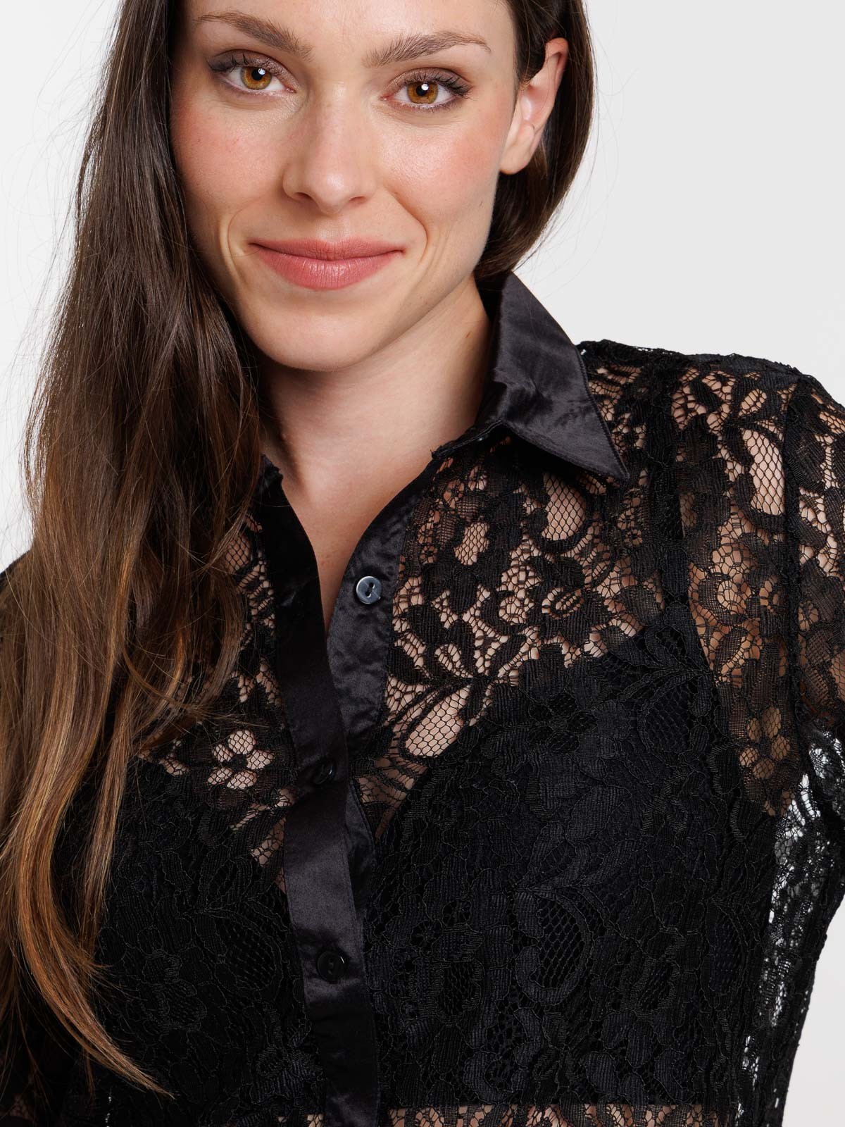 Chemise dentelle manches longues femme