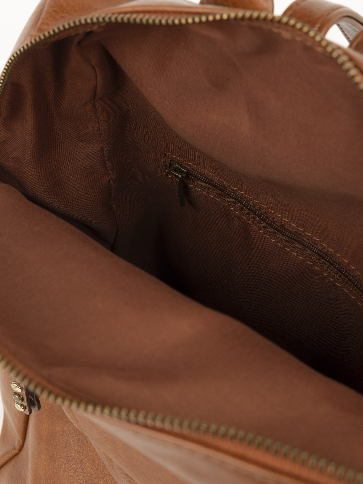 Sac à dos clous dorés femme Sac à dos clous dorés femme