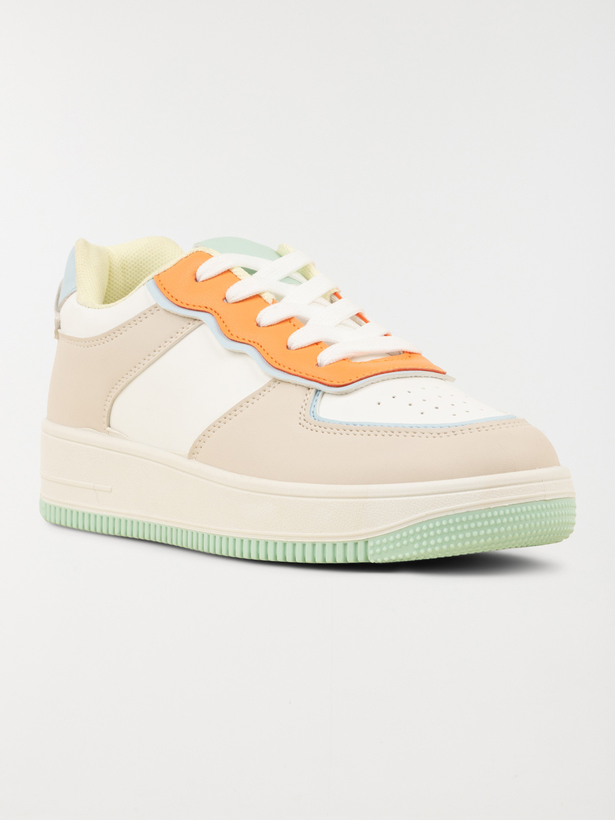 Baskets basses femme (36-41) Baskets basses femme (36-41)