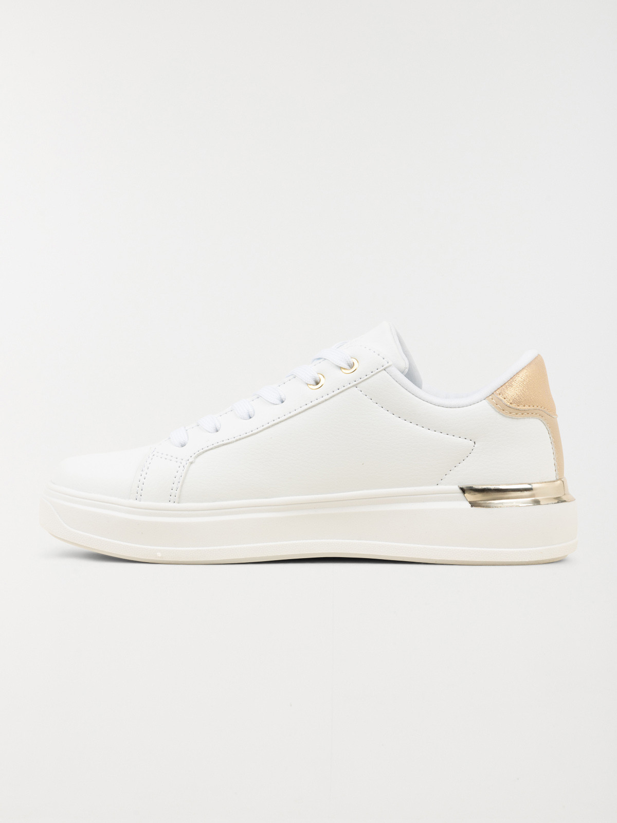 Baskets blanches femme basses (36-41)