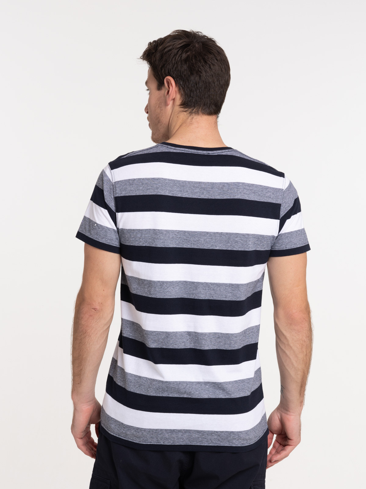 T-shirt rayé poche poitrine homme T-shirt rayé poche poitrine homme