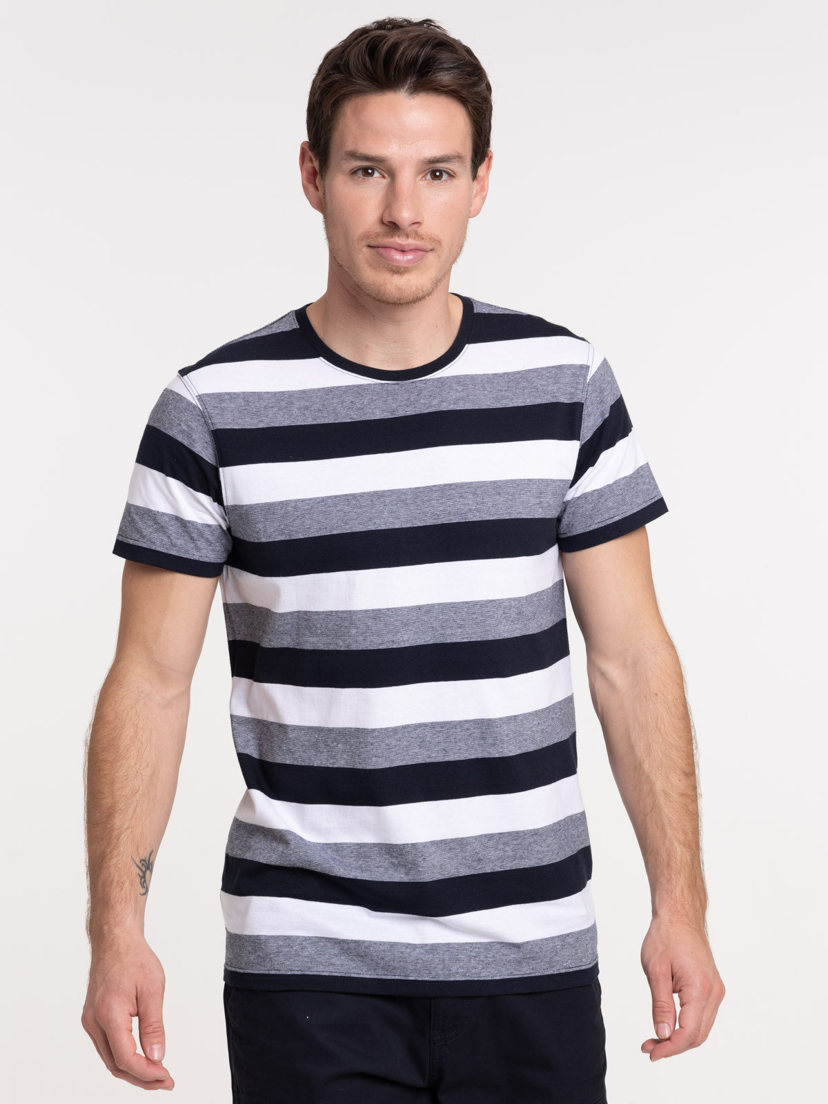 T shirt raye poche poitrine homme