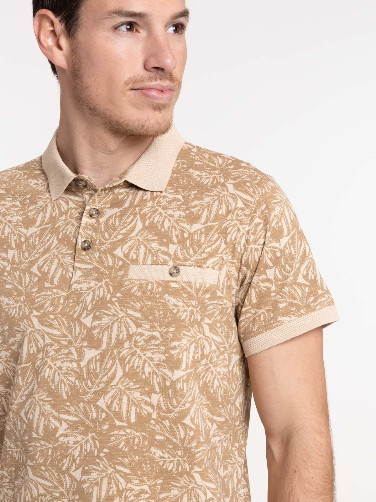 Polo fauve motif végétal fauve homme