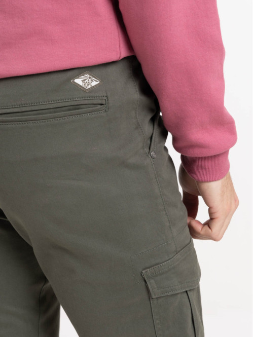 Pantalon cargo homme coloris olive Pantalon cargo homme coloris olive